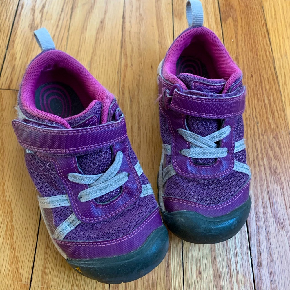 Keen size 11 sneakers
